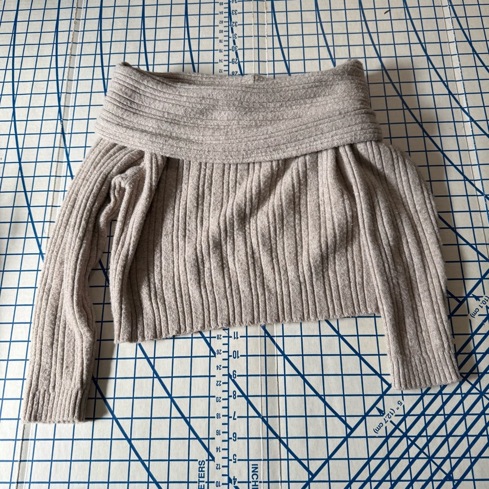 Wild Fable Taupe Ribbed Off-Shoulder Sweater (Size M)